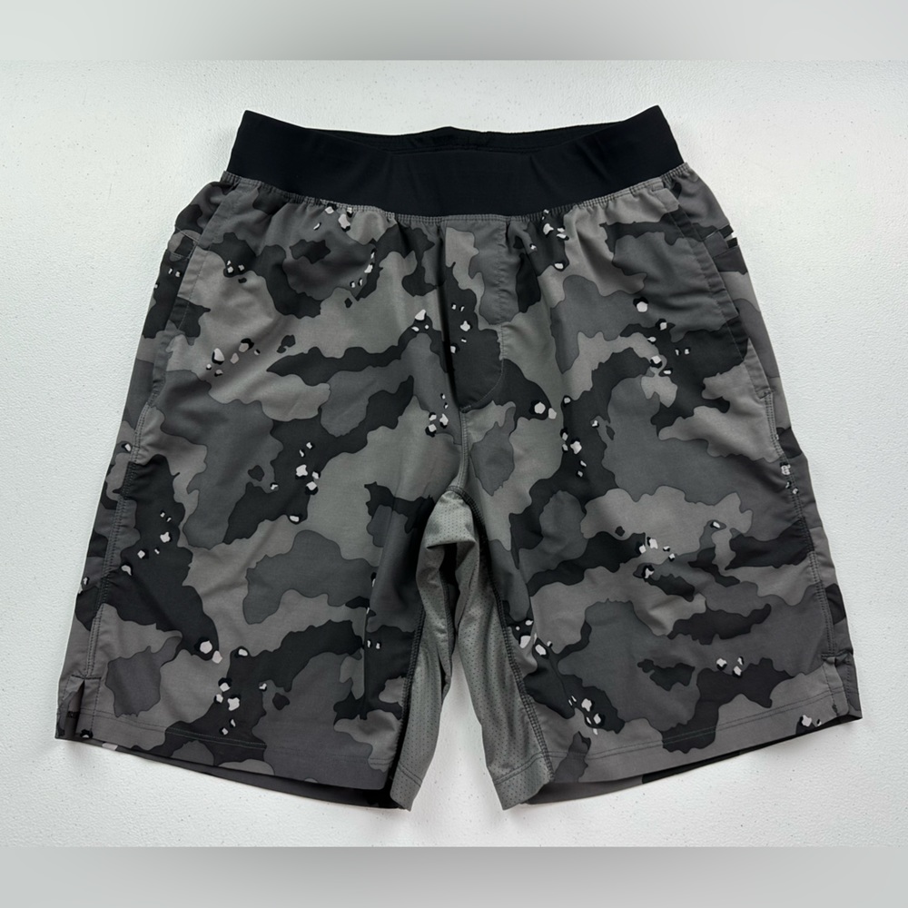 Fabletics Mens Fundamental Shorts Size S Black Camo Athletic Gym Weightlifting